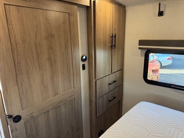 2024 Grand Design Imagine 2970RL - Photo 26 - Prescott, AZ 86301