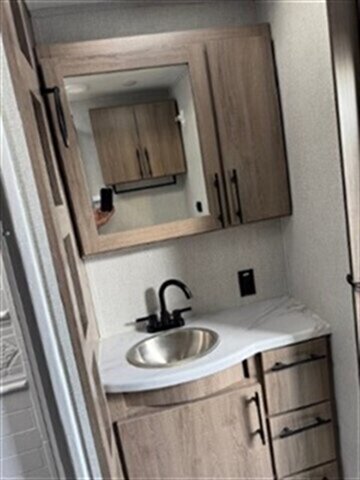2024 Grand Design Imagine 2970RL - Photo 24 - Prescott, AZ 86301
