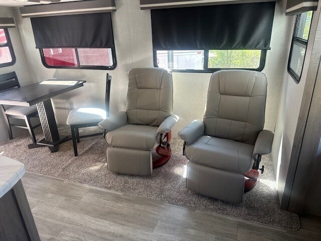 2024 Grand Design Imagine 2970RL - Photo 34 - Prescott, AZ 86301