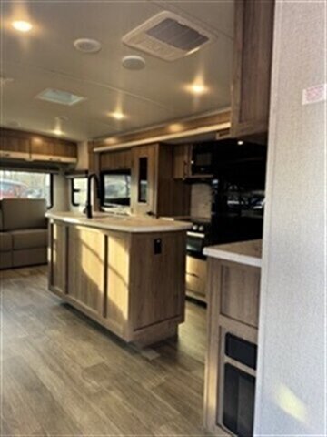 2024 Grand Design Imagine 2970RL - Photo 14 - Prescott, AZ 86301
