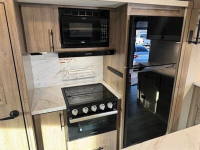2024 Grand Design Imagine 2970RL - Photo 21 - Prescott, AZ 86301