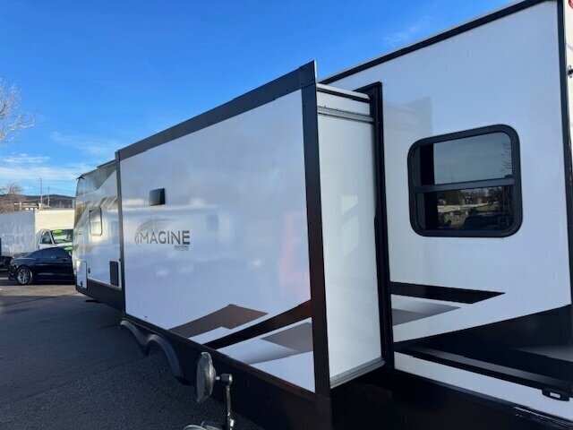 2024 Grand Design Imagine 2970RL - Photo 6 - Prescott, AZ 86301