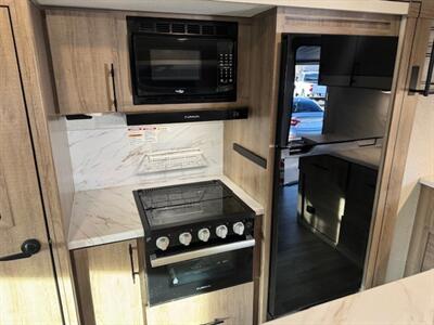 2024 Grand Design RV Imagine 2970RL   - Photo 21 - Prescott, AZ 86301