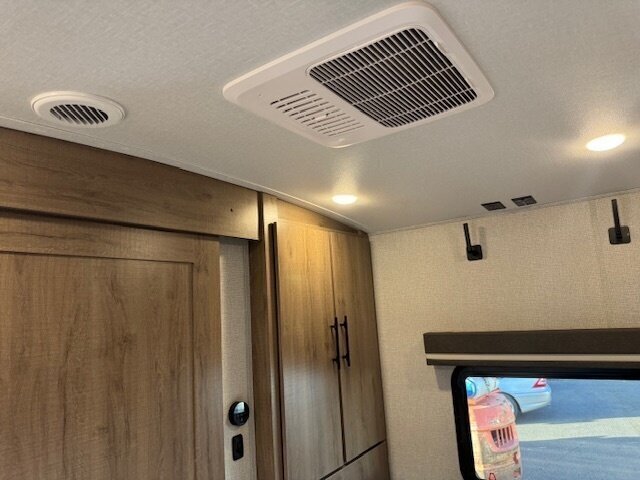 2024 Grand Design Imagine 2970RL - Photo 27 - Prescott, AZ 86301