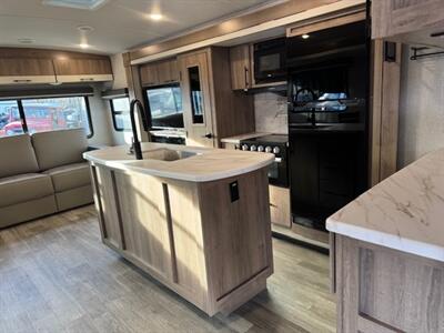 2024 Grand Design RV Imagine 2970RL   - Photo 13 - Prescott, AZ 86301