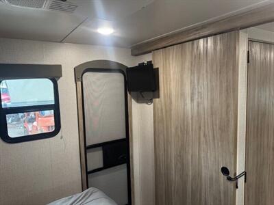 2022 Winnebago 2529RG Minnie  2 AC UNITS - Photo 25 - Prescott, AZ 86301