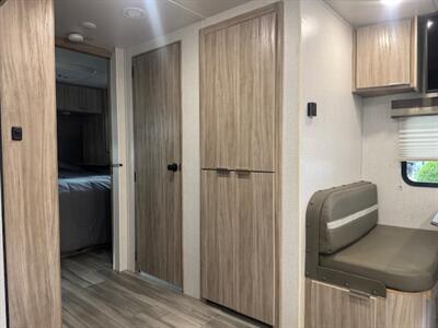 2022 Winnebago 2529RG Minnie  2 AC UNITS - Photo 17 - Prescott, AZ 86301