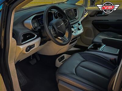 2024 Chrysler Pacifica Touring L   - Photo 9 - Prescott, AZ 86301