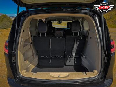2024 Chrysler Pacifica Touring L   - Photo 15 - Prescott, AZ 86301