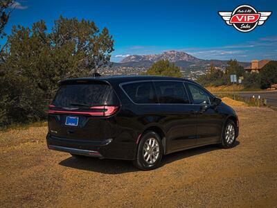 2024 Chrysler Pacifica Touring L   - Photo 5 - Prescott, AZ 86301