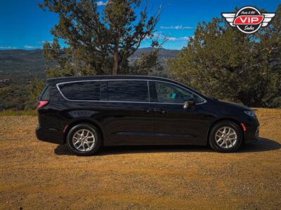2024 Chrysler Pacifica Touring L   - Photo 4 - Prescott, AZ 86301