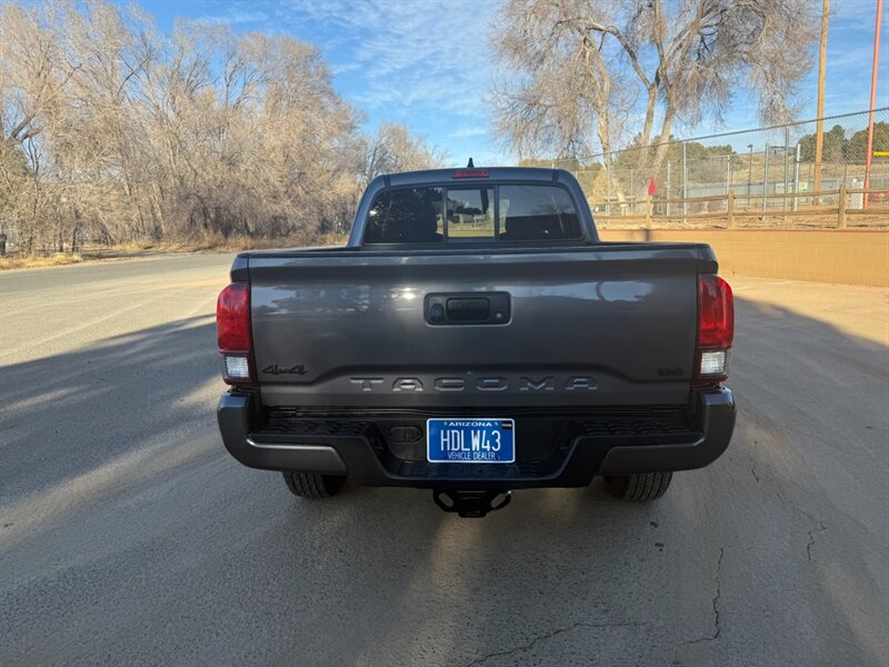 2022 Toyota Tacoma SR5 photo 7