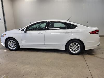 2018 Ford Fusion S   - Photo 3 - Ephrata, PA 17522