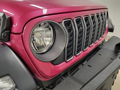 2024 Jeep Wrangler Sport S   - Photo 33 - Ephrata, PA 17522