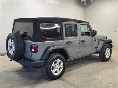 2022 Jeep Wrangler Unlimited Sport S   - Photo 10 - Ephrata, PA 17522
