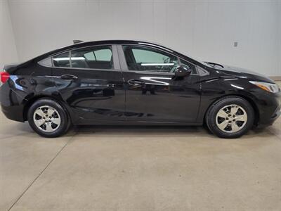 2016 Chevrolet Cruze LS Auto   - Photo 9 - Ephrata, PA 17522