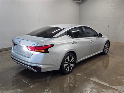 2021 Nissan Altima 2.5 SV - Photo 6 - Ephrata, PA 17522