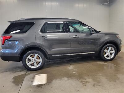 2016 Ford Explorer XLT   - Photo 8 - Ephrata, PA 17522