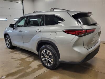 2021 Toyota Highlander XLE - Photo 5 - Ephrata, PA 17522