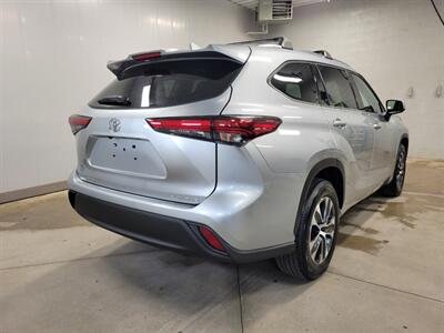 2021 Toyota Highlander XLE - Photo 9 - Ephrata, PA 17522
