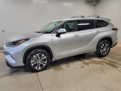 2021 Toyota Highlander XLE - Photo 3 - Ephrata, PA 17522