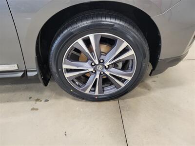 2017 Nissan Pathfinder Platinum - Photo 11 - Ephrata, PA 17522