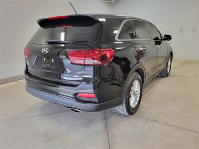 2019 Kia Sorento L   - Photo 9 - Ephrata, PA 17522