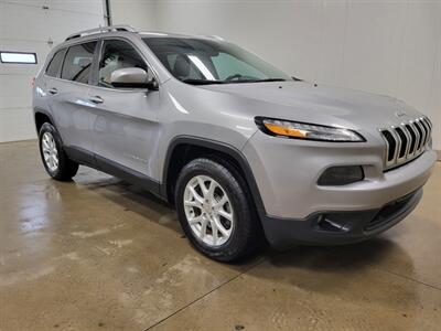 2016 Jeep Cherokee Latitude   - Photo 10 - Ephrata, PA 17522