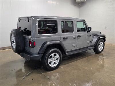 2022 Jeep Wrangler Unlimited Sport S   - Photo 8 - Ephrata, PA 17522