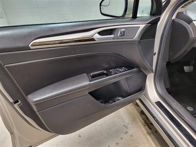 2015 Ford Fusion SE   - Photo 13 - Ephrata, PA 17522