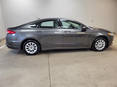 2017 Ford Fusion S   - Photo 9 - Ephrata, PA 17522