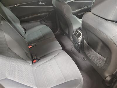 2019 Kia Sorento LX - Photo 18 - Ephrata, PA 17522