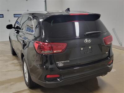 2019 Kia Sorento LX - Photo 5 - Ephrata, PA 17522