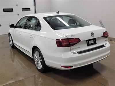2017 Volkswagen Jetta 1.8T SEL - Photo 5 - Ephrata, PA 17522