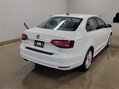 2017 Volkswagen Jetta 1.8T SEL - Photo 6 - Ephrata, PA 17522