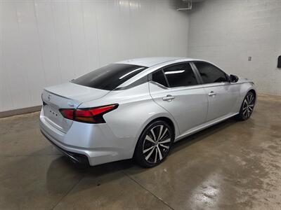 2019 Nissan Altima 2.5 SR   - Photo 11 - Ephrata, PA 17522