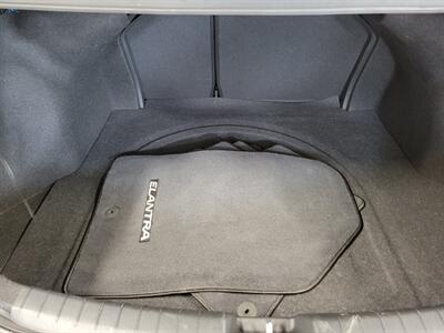 2017 Hyundai ELANTRA SE   - Photo 19 - Ephrata, PA 17522