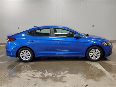 2017 Hyundai ELANTRA SE   - Photo 9 - Ephrata, PA 17522