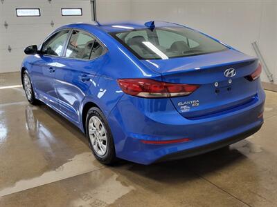 2017 Hyundai ELANTRA SE   - Photo 5 - Ephrata, PA 17522