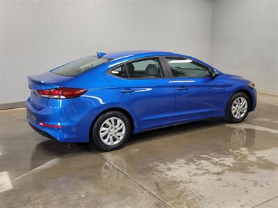 2017 Hyundai ELANTRA SE   - Photo 10 - Ephrata, PA 17522