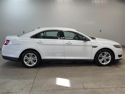 2016 Ford Taurus SE - Photo 7 - Ephrata, PA 17522
