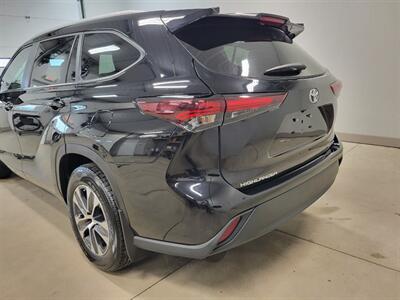 2024 Toyota Highlander XLE - Photo 6 - Ephrata, PA 17522