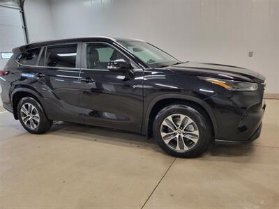 2024 Toyota Highlander XLE - Photo 11 - Ephrata, PA 17522