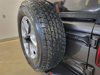 2022 Jeep Wrangler Unlimited Sahara   - Photo 17 - Ephrata, PA 17522