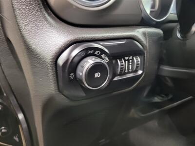 2022 Jeep Wrangler Unlimited Sahara   - Photo 35 - Ephrata, PA 17522