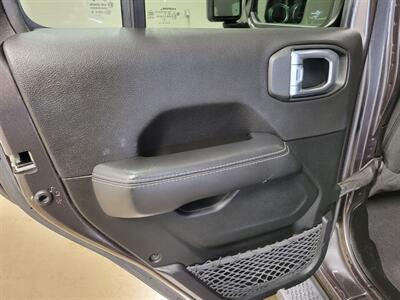 2022 Jeep Wrangler Unlimited Sahara   - Photo 45 - Ephrata, PA 17522