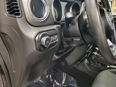 2022 Jeep Wrangler Unlimited Sahara   - Photo 40 - Ephrata, PA 17522