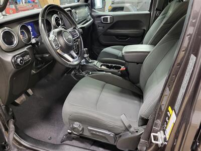 2022 Jeep Wrangler Unlimited Sahara   - Photo 21 - Ephrata, PA 17522