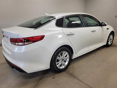 2016 Kia Optima LX - Photo 8 - Ephrata, PA 17522