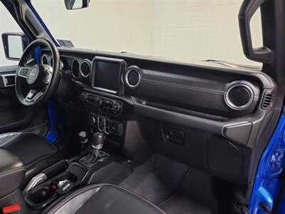 2022 Jeep Wrangler Unlimited Sahara   - Photo 35 - Ephrata, PA 17522